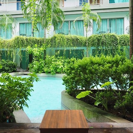 Panwaburi Beachfront Resort - Sha Extra Plus Esterno foto The swimming pool at the hotel
