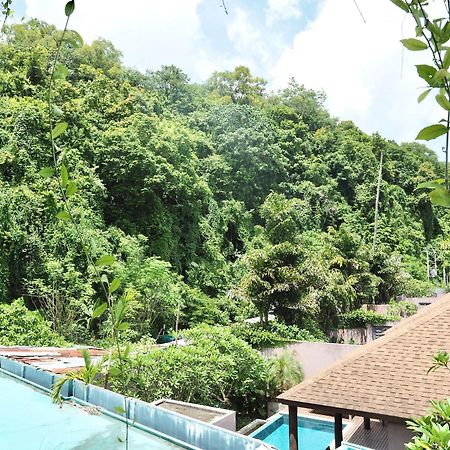 Panwaburi Beachfront Resort - Sha Extra Plus Esterno foto View of the resort