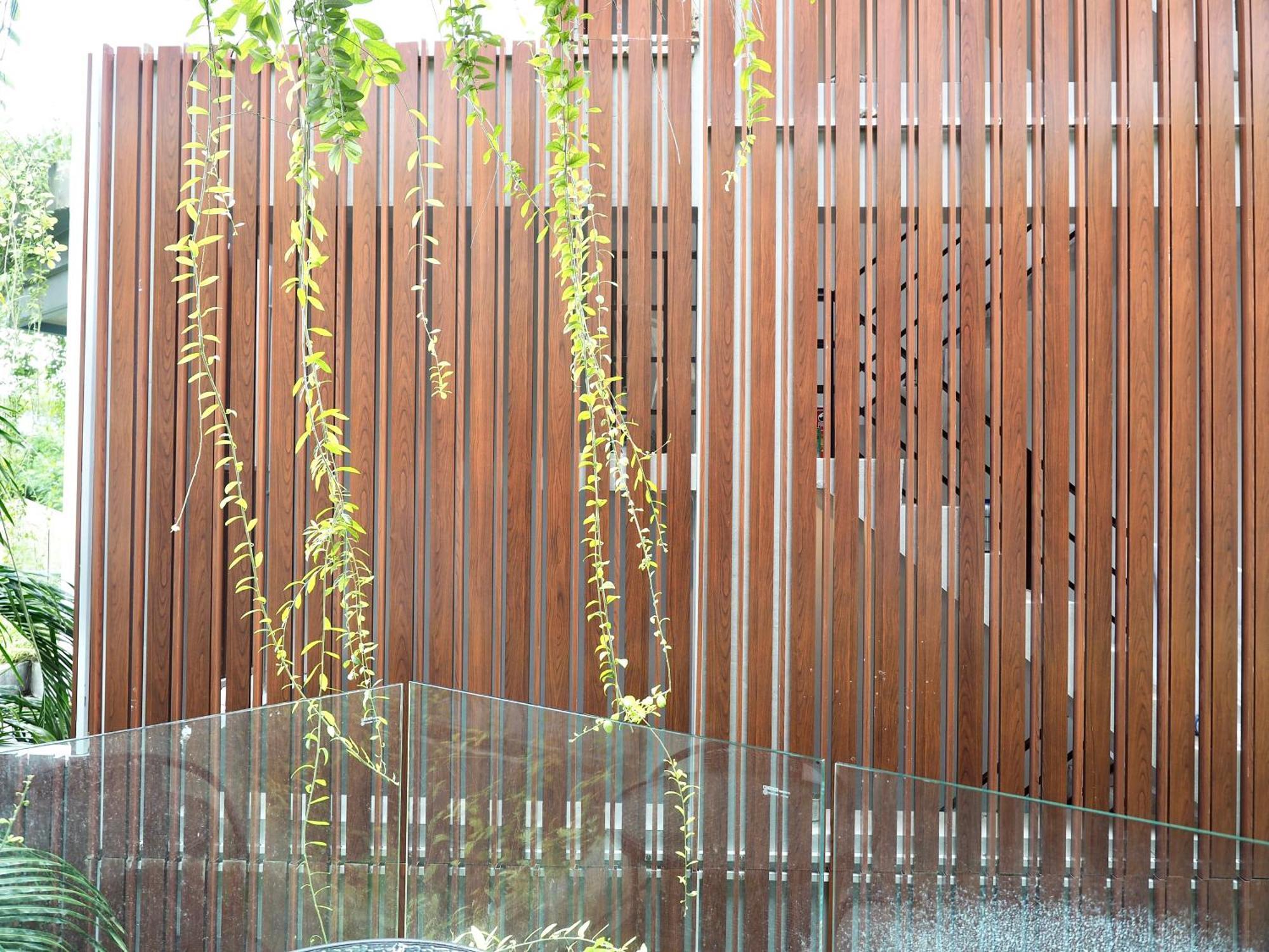 Panwaburi Beachfront Resort - Sha Extra Plus Esterno foto Detail of the house